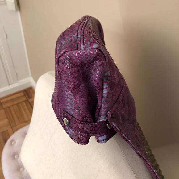 Tylie Malibu Purple Snakeskin Pattern Clutch - Picture 3 of 6